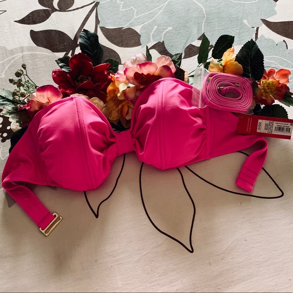 Xhilaration Other - 💕 New Xhilaration swimsuit top.